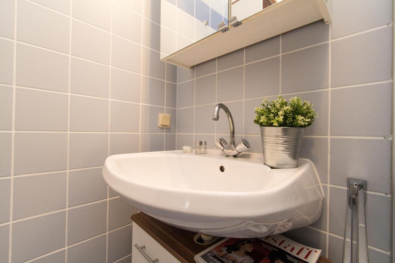 Apartmenthaus Hietzing I Contactless Check-In Viena Exterior foto